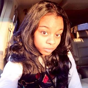 Meet your Posher, Kayla